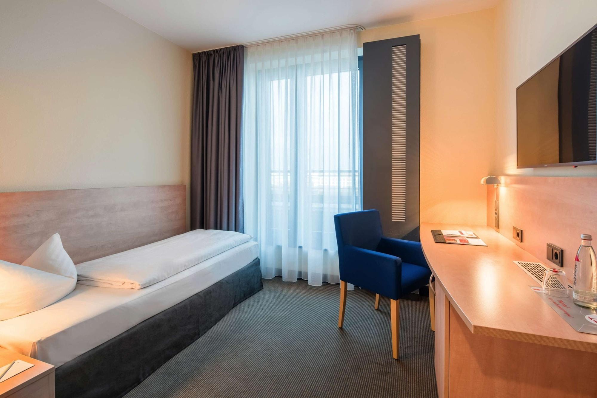 Intercityhotel Hamburg Hauptbahnhof Exterior photo