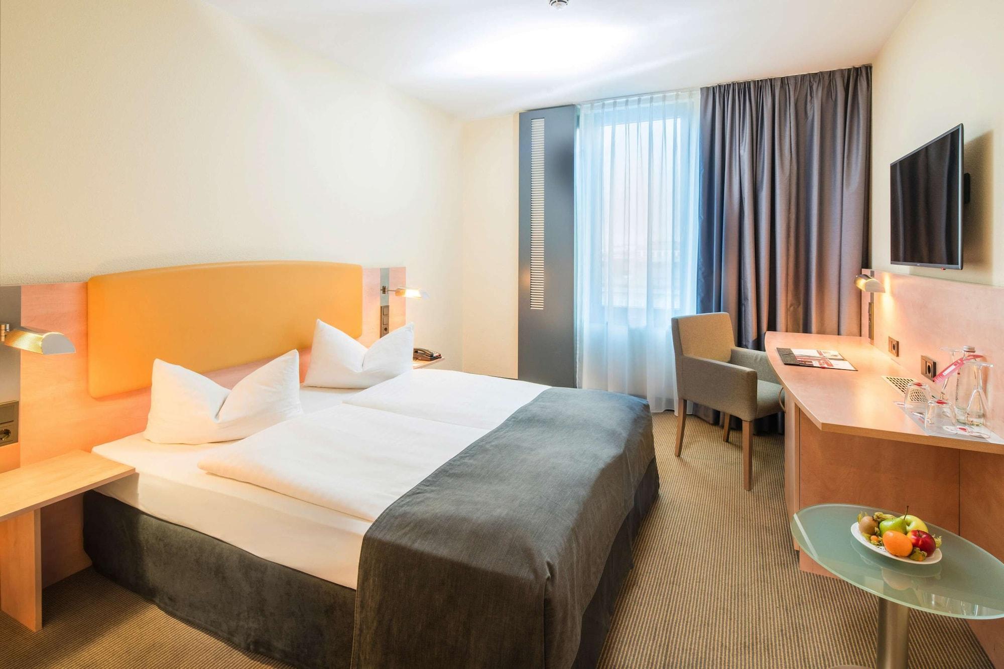 Intercityhotel Hamburg Hauptbahnhof Exterior photo