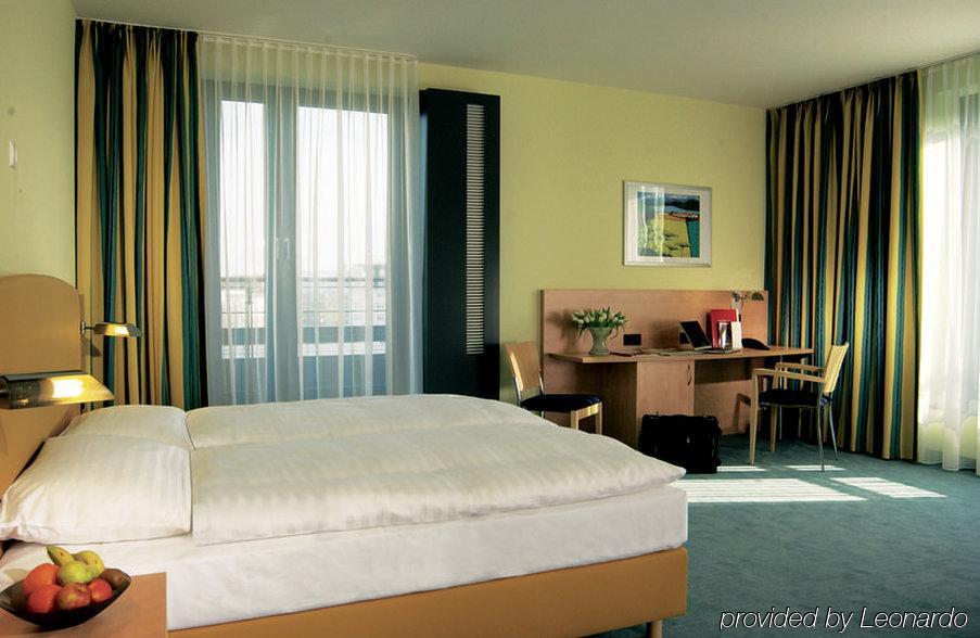 Intercityhotel Hamburg Hauptbahnhof Exterior photo
