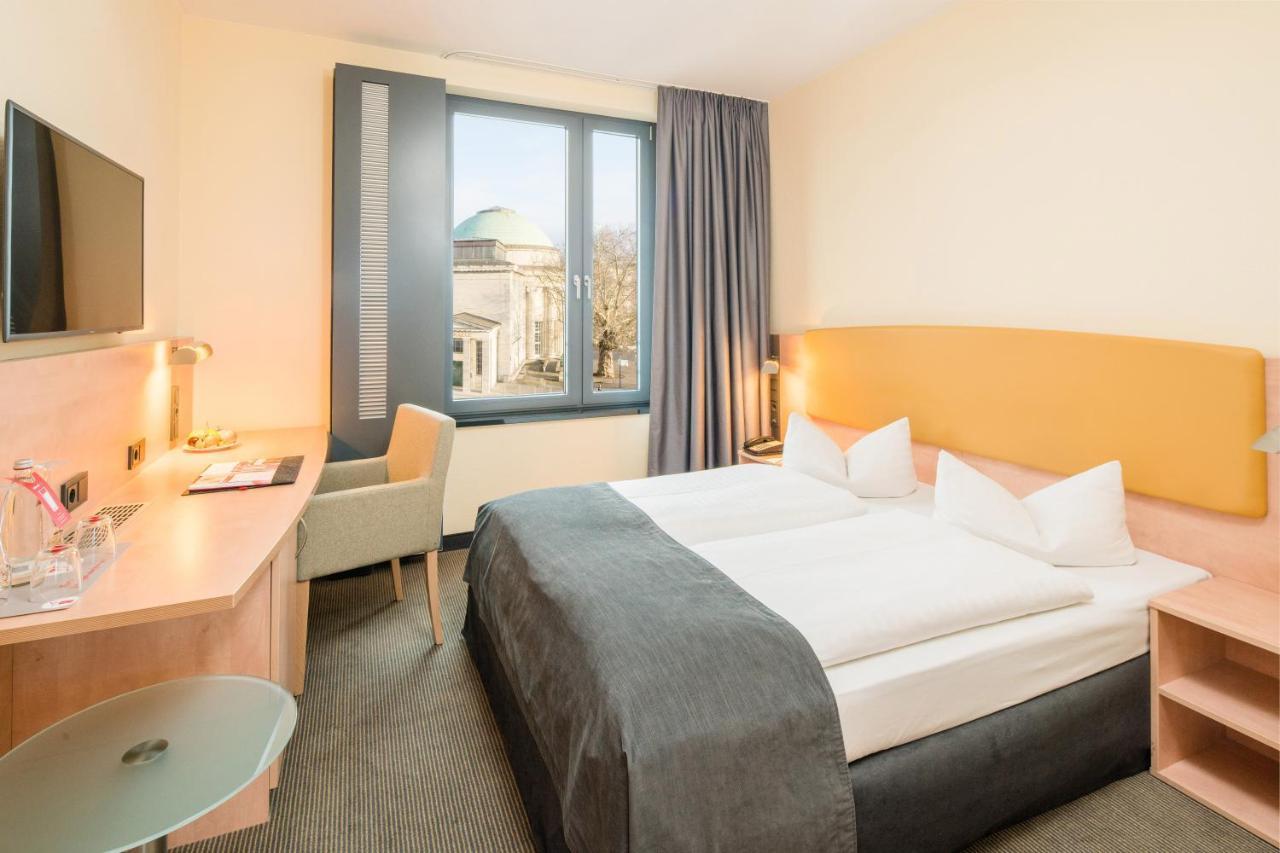 Intercityhotel Hamburg Hauptbahnhof Exterior photo