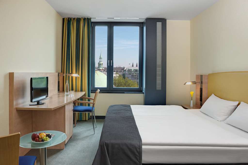 Intercityhotel Hamburg Hauptbahnhof Exterior photo