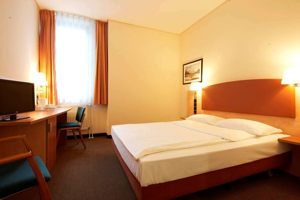 Intercityhotel Hamburg Hauptbahnhof Room photo
